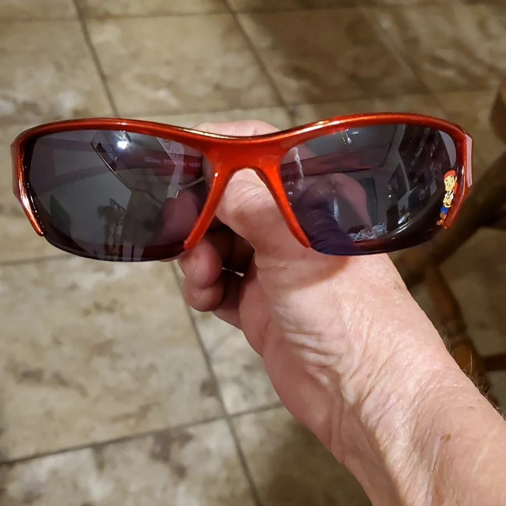 DISNEY SUNGLASSES-Jake and the Never Land Pirates-EUC-Size Youth